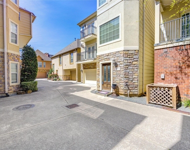 5813 Washington Avenue - Photo Thumbnail 2