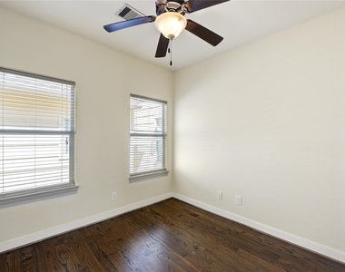 5813 Washington Avenue - Photo Thumbnail 30