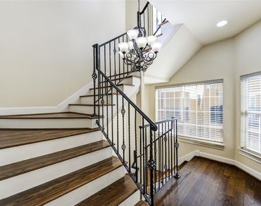 5813 Washington Avenue - Photo Thumbnail 11