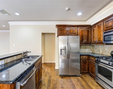 5813 Washington Avenue - Photo Thumbnail 13