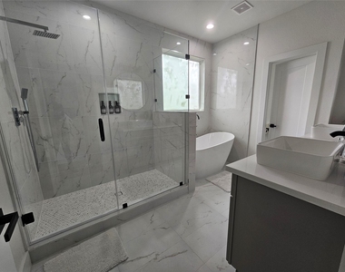 4217 Hare Street - Photo Thumbnail 6