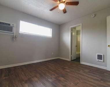 311 Campbell Avenue - Photo Thumbnail 4