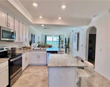 43030 Greenway Boulevard - Photo Thumbnail 5