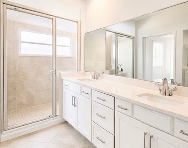 15940 Grassland Lane - Photo Thumbnail 6