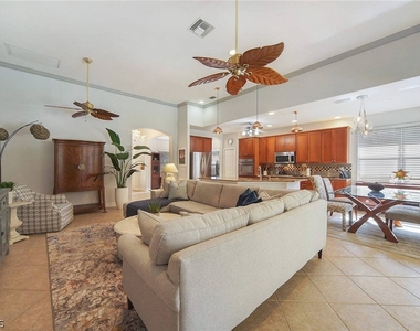 10514 Bella Vista Drive - Photo Thumbnail 2