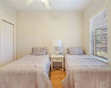10514 Bella Vista Drive - Photo Thumbnail 17