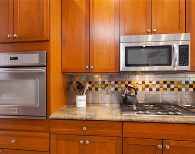 10514 Bella Vista Drive - Photo Thumbnail 12