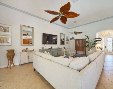 10514 Bella Vista Drive - Photo Thumbnail 7