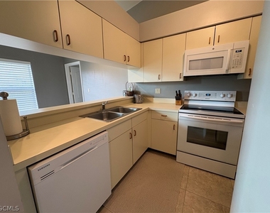 13226 Whitehaven Lane - Photo Thumbnail 11