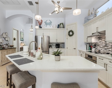 12595 Grandezza Circle - Photo Thumbnail 4