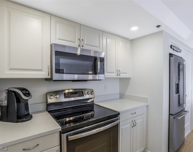 5501 Heron Pt Drive - Photo Thumbnail 9