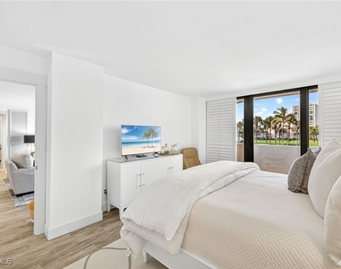 4001 Gulf Shore Boulevard N - Photo Thumbnail 13