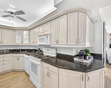 4001 Gulf Shore Boulevard N - Photo Thumbnail 9