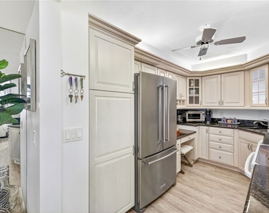4001 Gulf Shore Boulevard N - Photo Thumbnail 10
