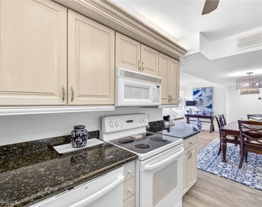4001 Gulf Shore Boulevard N - Photo Thumbnail 8