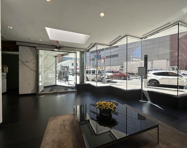 4th Avenue - Photo Thumbnail 7