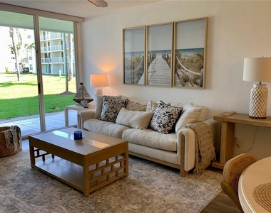 6061 Bahia Del Mar Circle - Photo Thumbnail 9