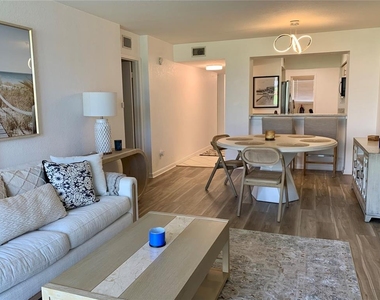 6061 Bahia Del Mar Circle - Photo Thumbnail 8