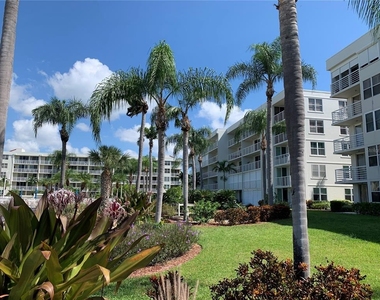 6061 Bahia Del Mar Circle - Photo Thumbnail 19