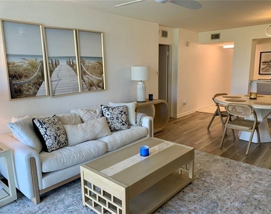 6061 Bahia Del Mar Circle - Photo Thumbnail 7