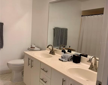 6061 Bahia Del Mar Circle - Photo Thumbnail 15