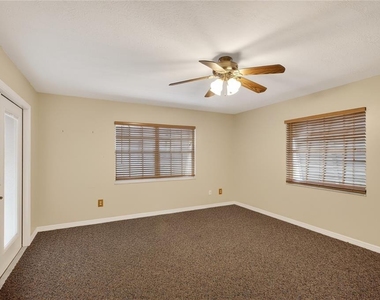 2065 Oak Beach Boulevard - Photo Thumbnail 25
