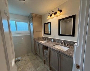 903 E New York Avenue - Photo Thumbnail 9