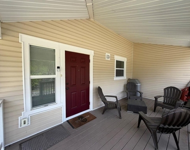 903 E New York Avenue - Photo Thumbnail 27