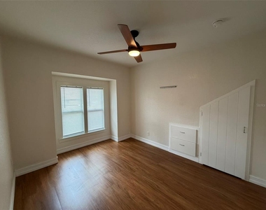 903 E New York Avenue - Photo Thumbnail 19