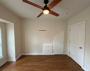 903 E New York Avenue - Photo Thumbnail 20
