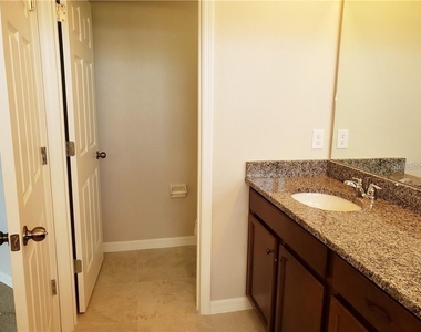 15915 Marina Bay Drive - Photo Thumbnail 6