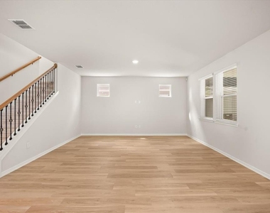 3032 Prospect Trail - Photo Thumbnail 6