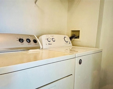 6413 Astor Village Avenue - Photo Thumbnail 10