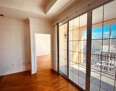6413 Astor Village Avenue - Photo Thumbnail 8