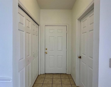 6413 Astor Village Avenue - Photo Thumbnail 7