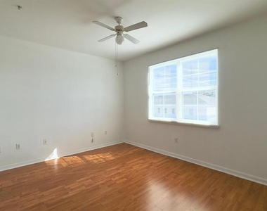 6413 Astor Village Avenue - Photo Thumbnail 22