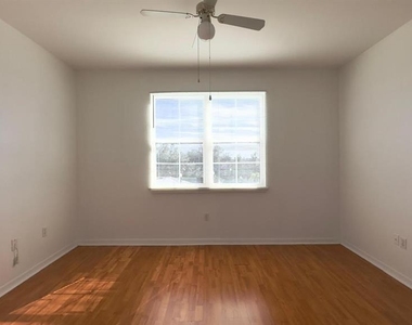 6413 Astor Village Avenue - Photo Thumbnail 23