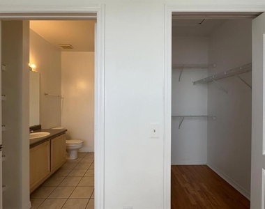 6413 Astor Village Avenue - Photo Thumbnail 20