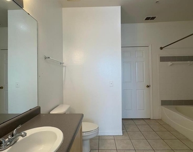 6413 Astor Village Avenue - Photo Thumbnail 15