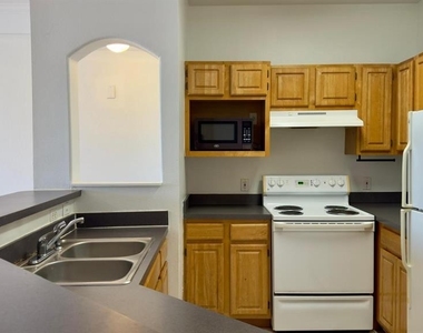 6413 Astor Village Avenue - Photo Thumbnail 11