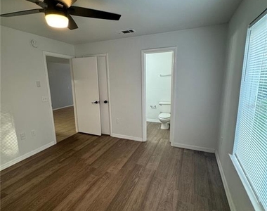 4000 Sw 23rd Street - Photo Thumbnail 8