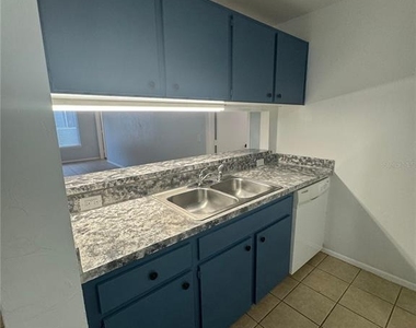 4000 Sw 23rd Street - Photo Thumbnail 3