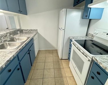 4000 Sw 23rd Street - Photo Thumbnail 1