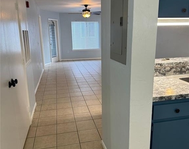 4000 Sw 23rd Street - Photo Thumbnail 4