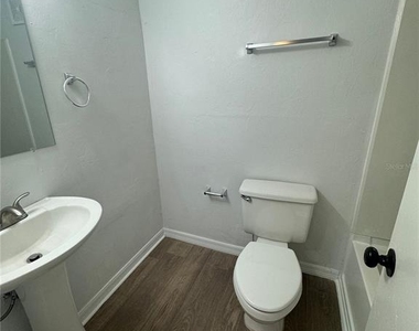 4000 Sw 23rd Street - Photo Thumbnail 9