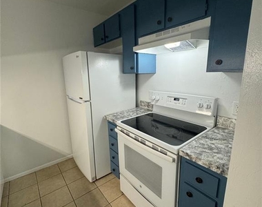 4000 Sw 23rd Street - Photo Thumbnail 2