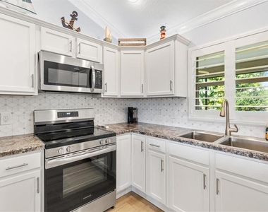 3394 Ridgewood Path - Photo Thumbnail 7