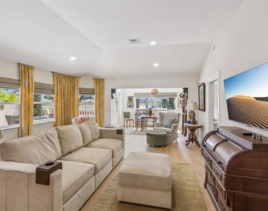 1304 Santa Rosa Court - Photo Thumbnail 8