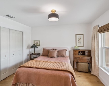 1304 Santa Rosa Court - Photo Thumbnail 14