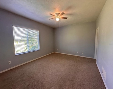 35 Magnolia Avenue - Photo Thumbnail 13